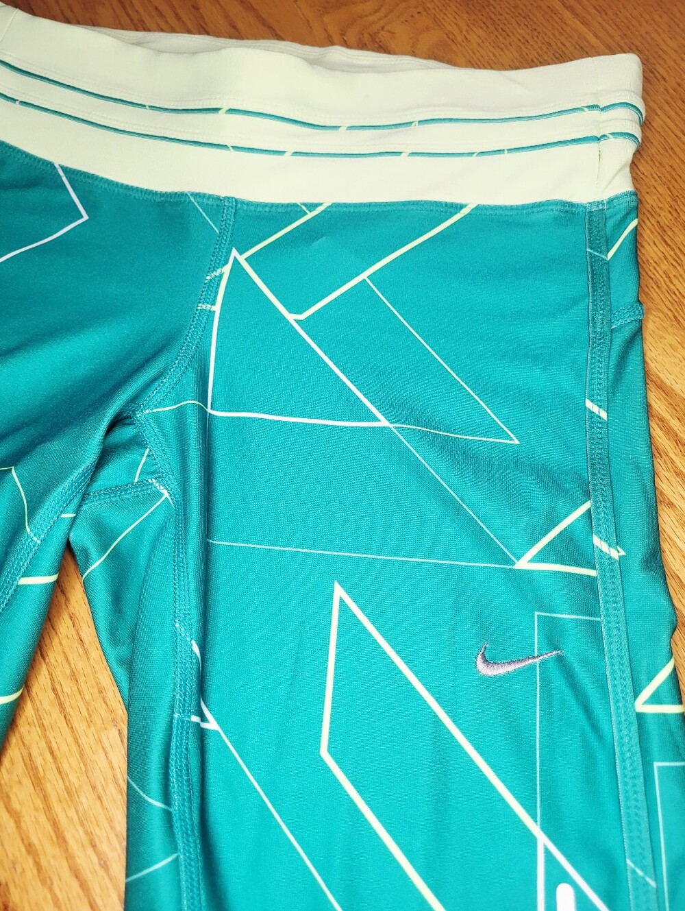 ✨️Nike Dri-Fit Crop Leggings sz Small